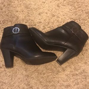 Jones New York Signature black boots size 8.5M